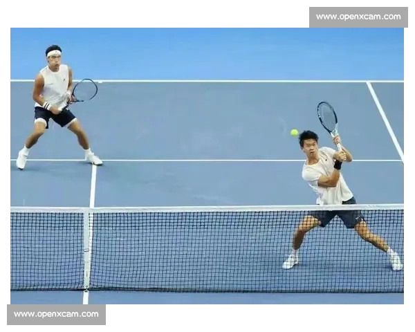 激烈对决再掀热潮 网球赛场上的冠军之争与突破极限的精彩瞬间